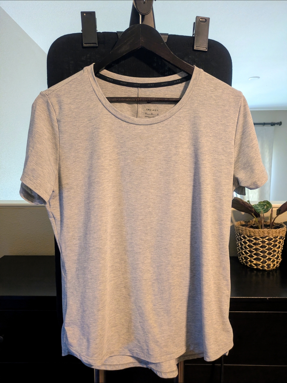 Nike Dri Fit Light Gray Crew Neck T-Shirt